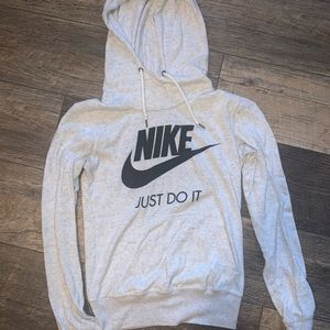 nike sweatshirt